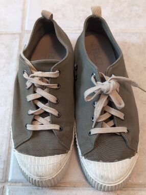 Casual Olive Canvas Sneakers with Cream Laces